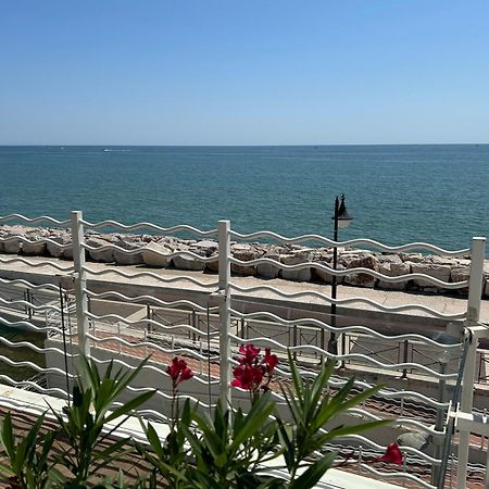 Cà dell'Angelo - Caorle Aparthotel Exterior foto